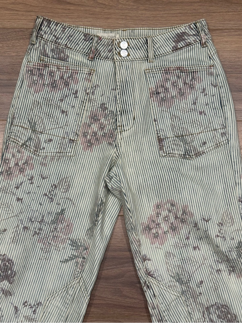 NEW Pilcro The Wanderer Mid-Rise Relaxed-Leg Jeans Stripe with Floral Accent 28T - Picture 4 of 16